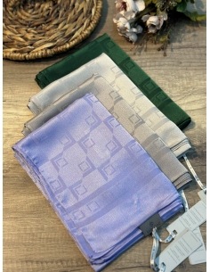 Emproyal Kare Desen Jakarlı Şal