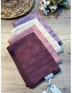 Emproyal Kare Desen Jakarlı Şal