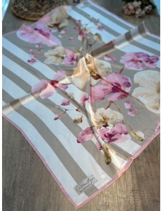 La Boutique Kristal Eşarp